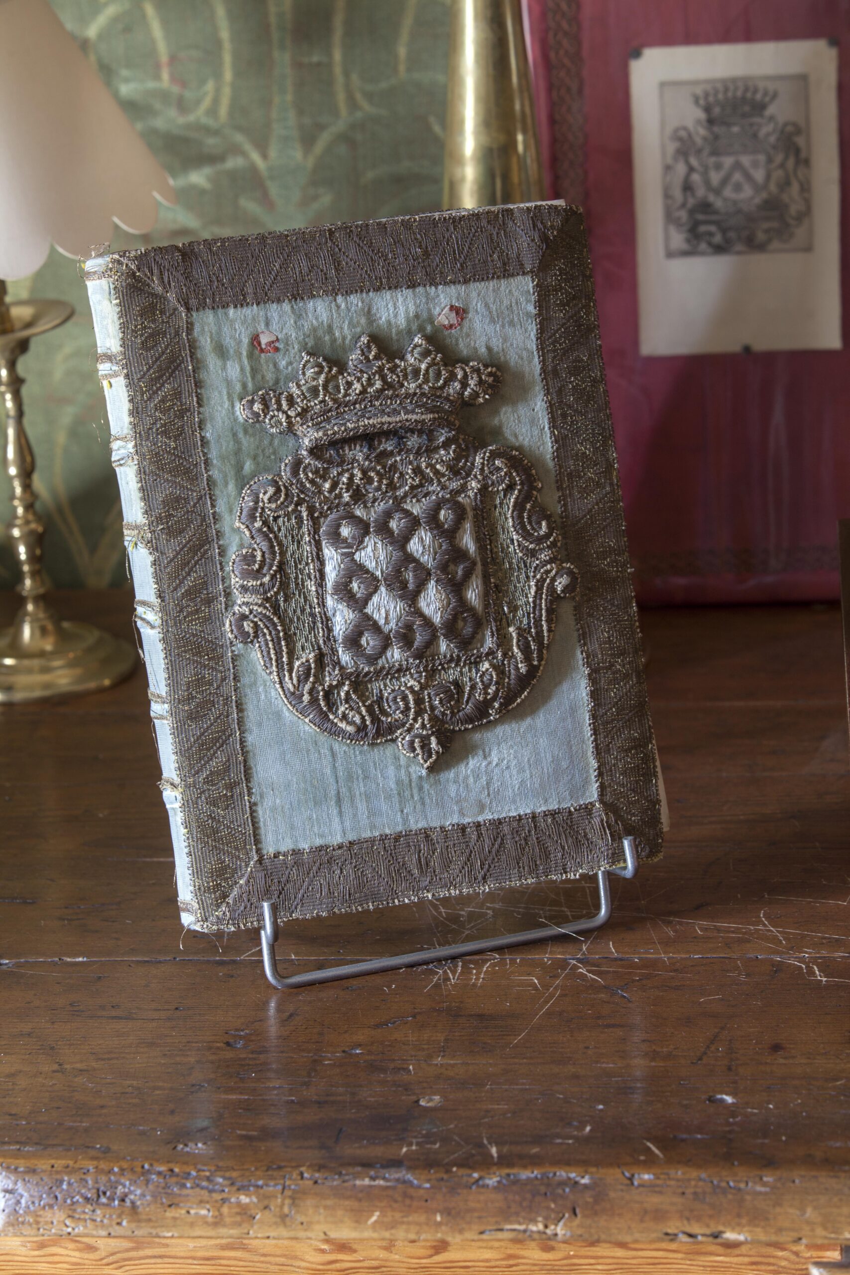 Archives précieuses du château de Flaugergues