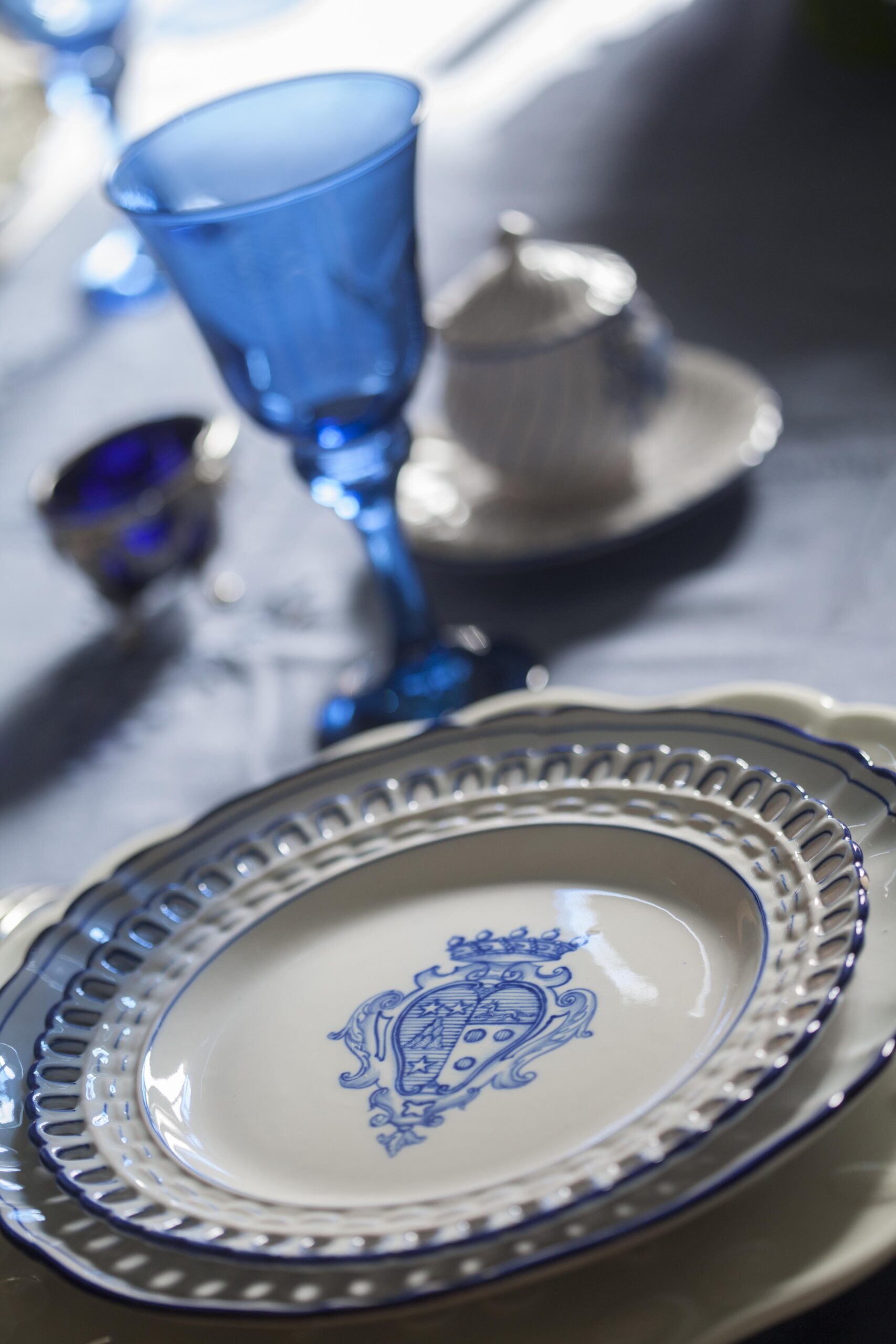 Service de table du baron de Saizieu réalisé en faïence de Lunéville